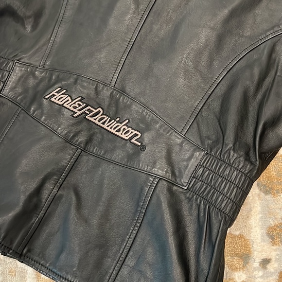 Nearly New Authentic Leather Harley Coat😍 - Picture 11 of 16